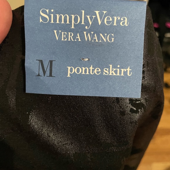 Simply Vera Ponte Skirt New With Tags - Picture 5 of 9